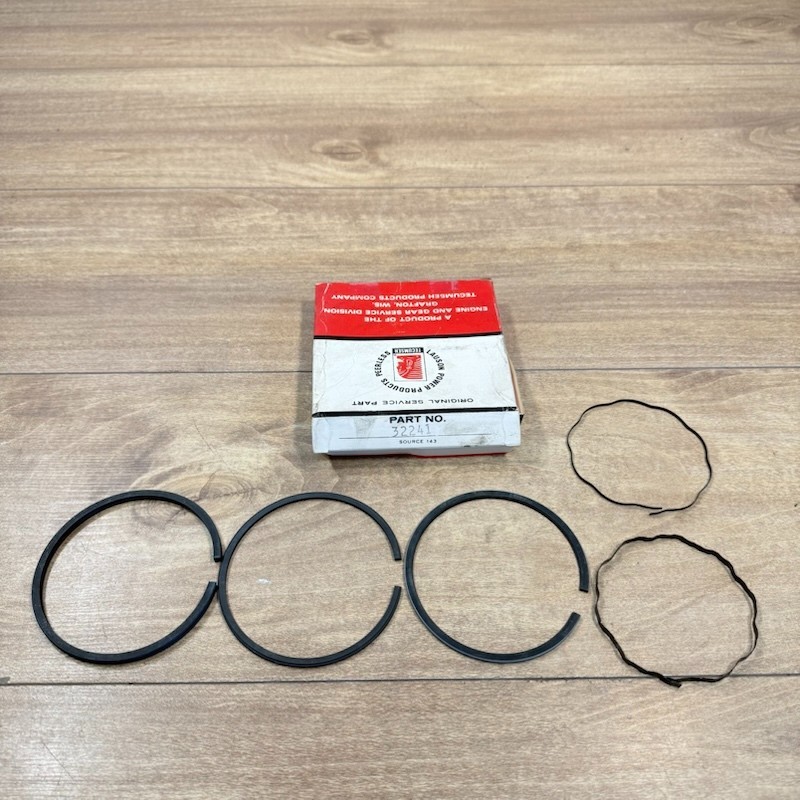New TECUMSEH OEM NOS PISTON RING SET STD / 32241