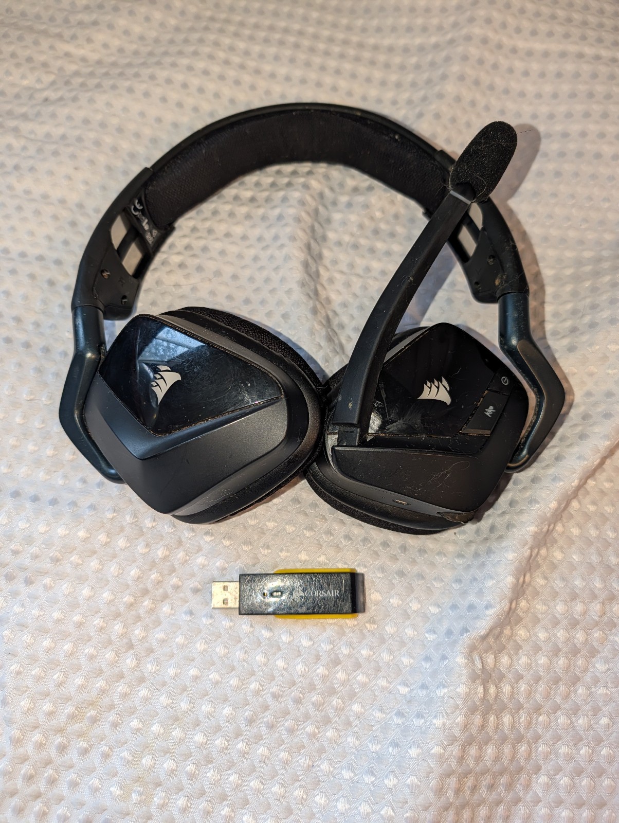 Corsair VOID RGB Pro Wireless Premium Gaming Headset, Carbon W/Dongle