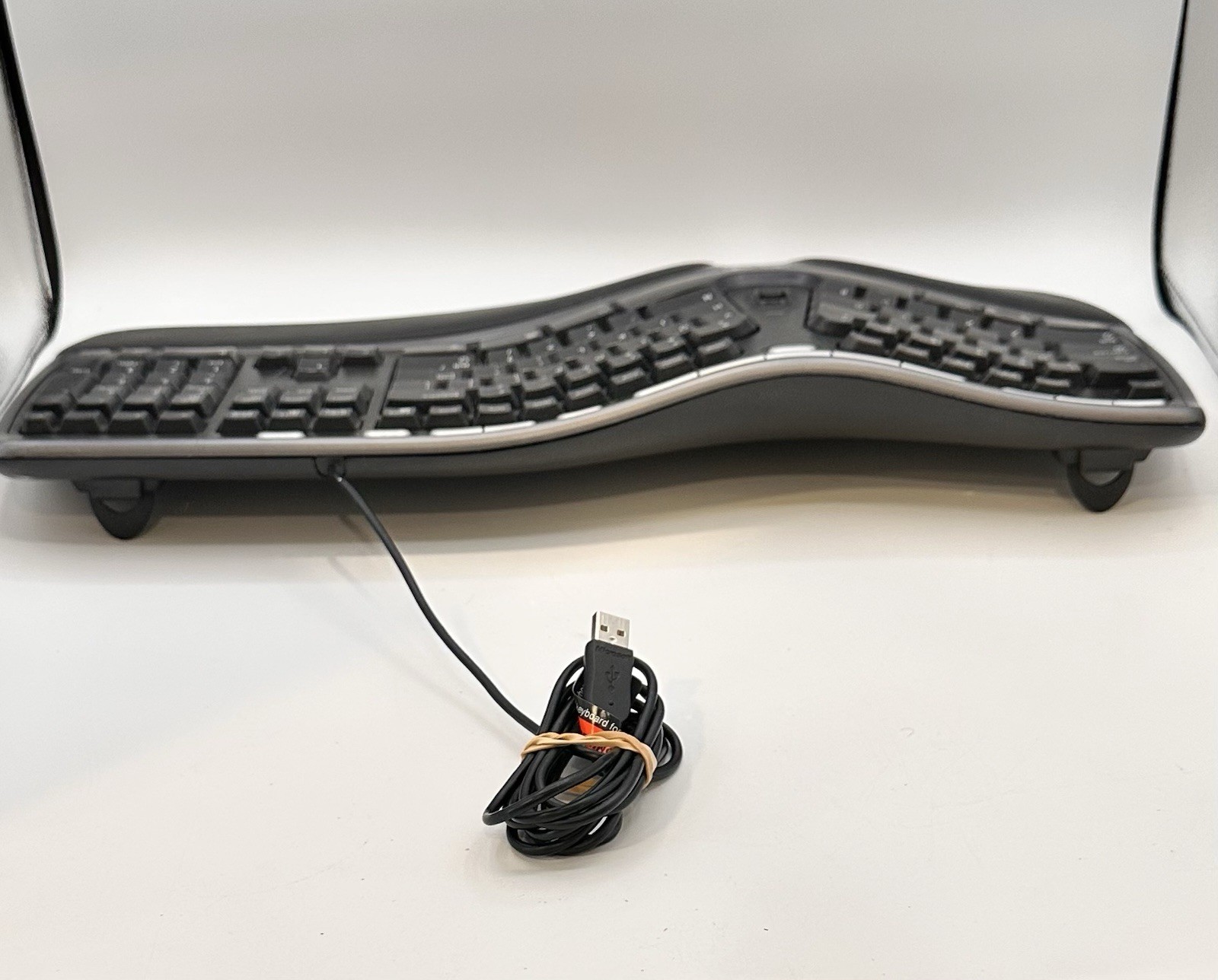 Microsoft Ergonomic Keyboard 4000 USB Wired Tested Works Excellent Condition