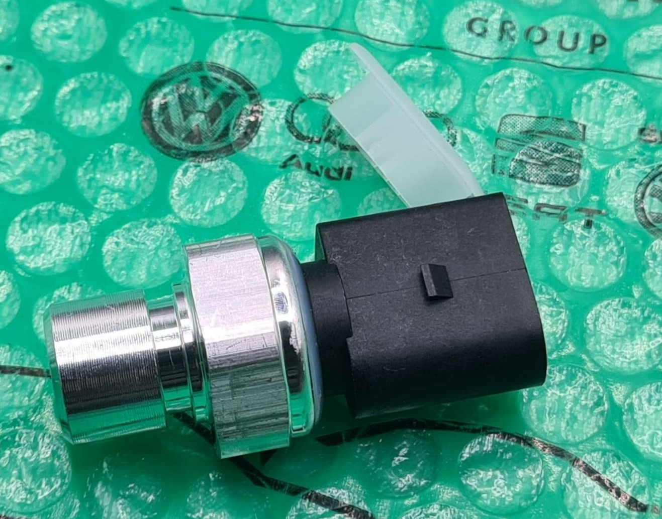 5Q0959126B NEW OEM Conditioning Sensor VW Audi Skoda Seat 5Q0959126A