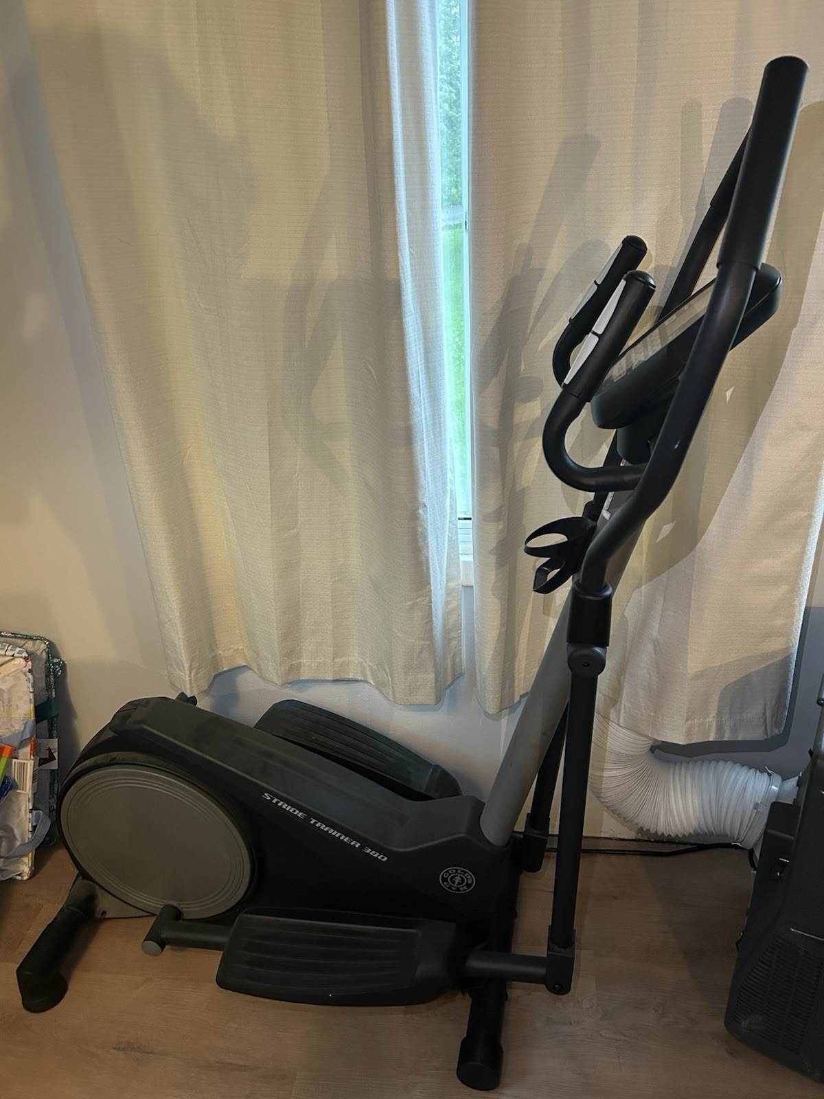 Gold's Gym Elliptical Trainer w/ Console, 8 Programs, Bottle Holder