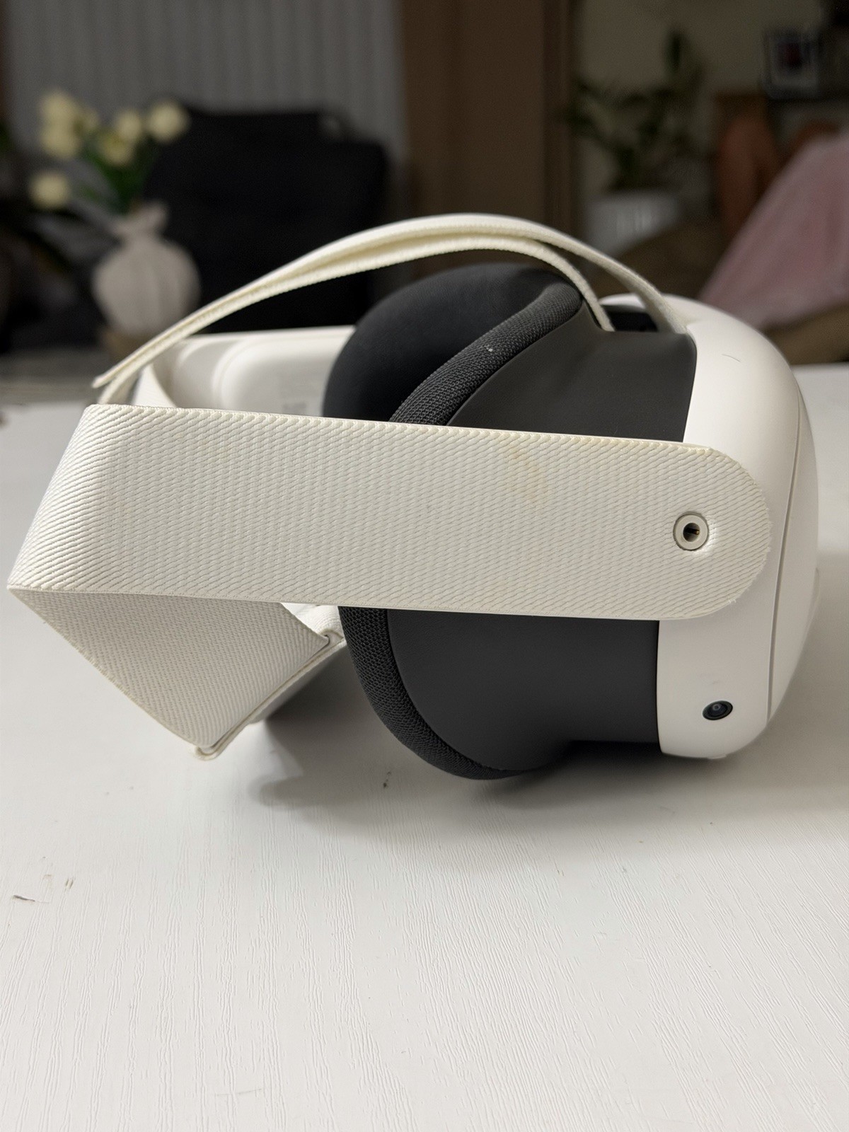 Meta Quest 3 128GB VR Headset Model S3A- NO controllers *BOOT LOOP READ**