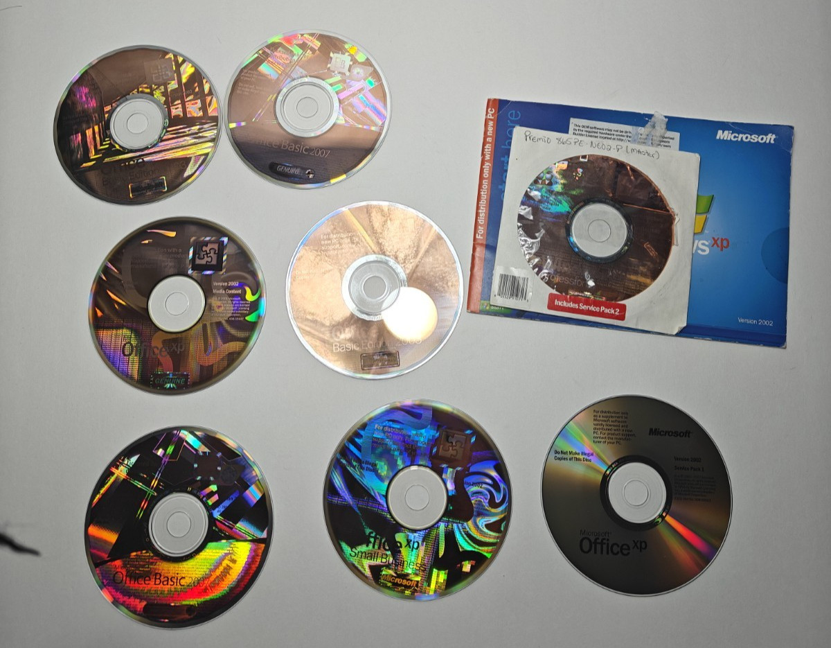 Microsoft Software Lot - Windows XP Professional Disc & Mixed Office Disc Bundle
