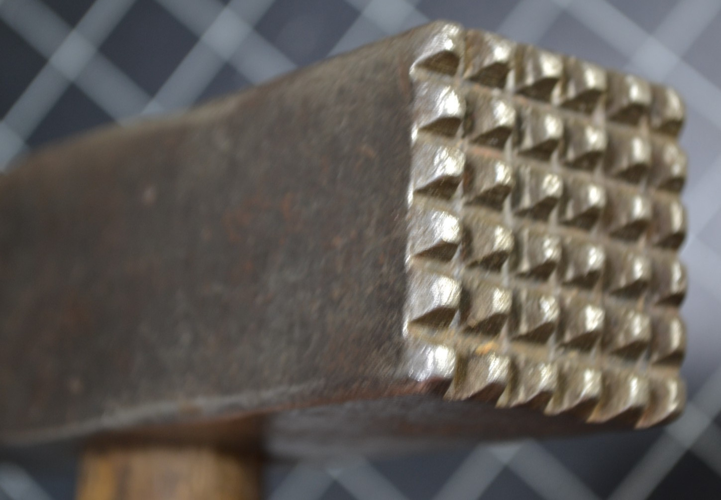 IRON CITY - 5# - BUSH HAMMER