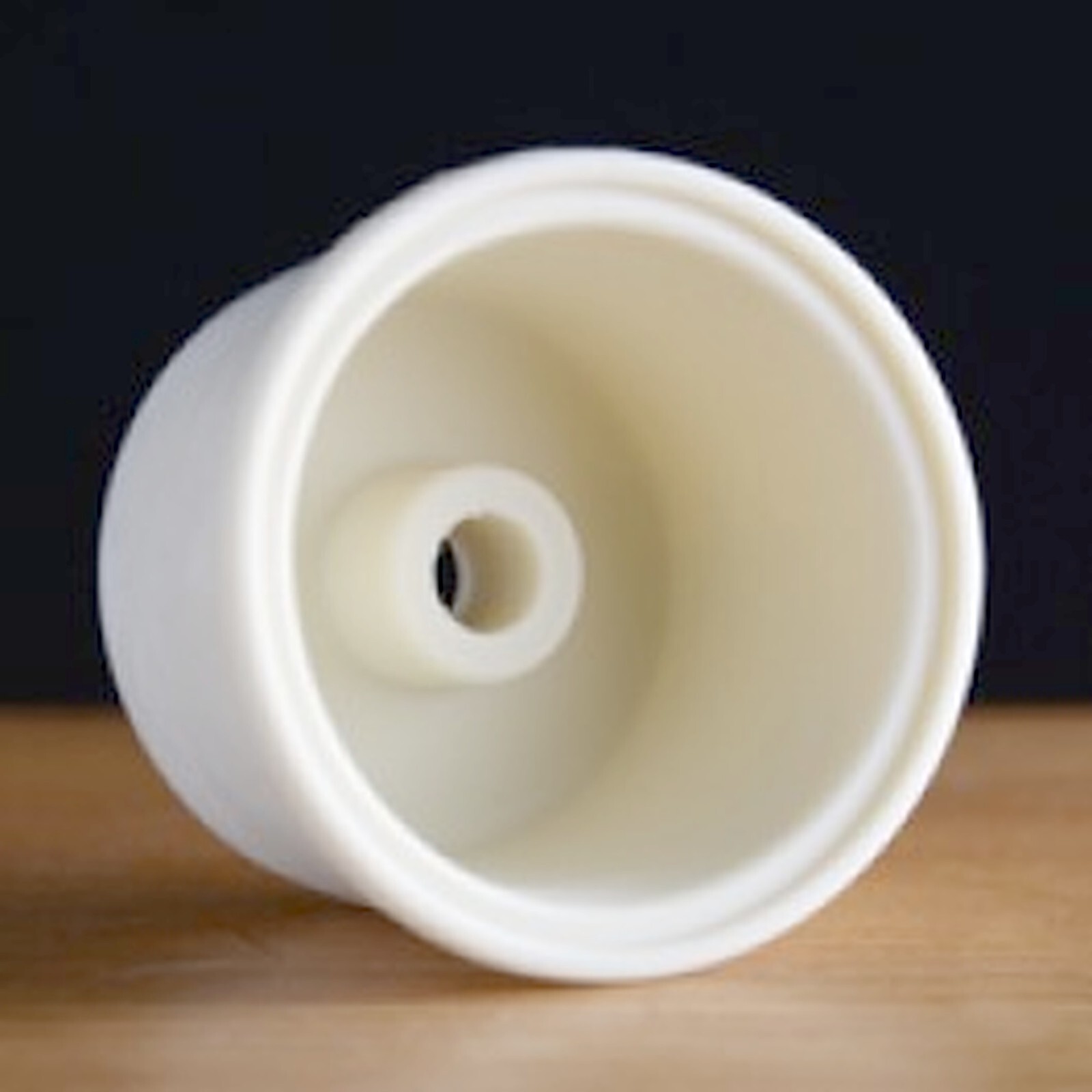 Large Universal Stopper with Hole (Fits 54 Liter Demijohns))