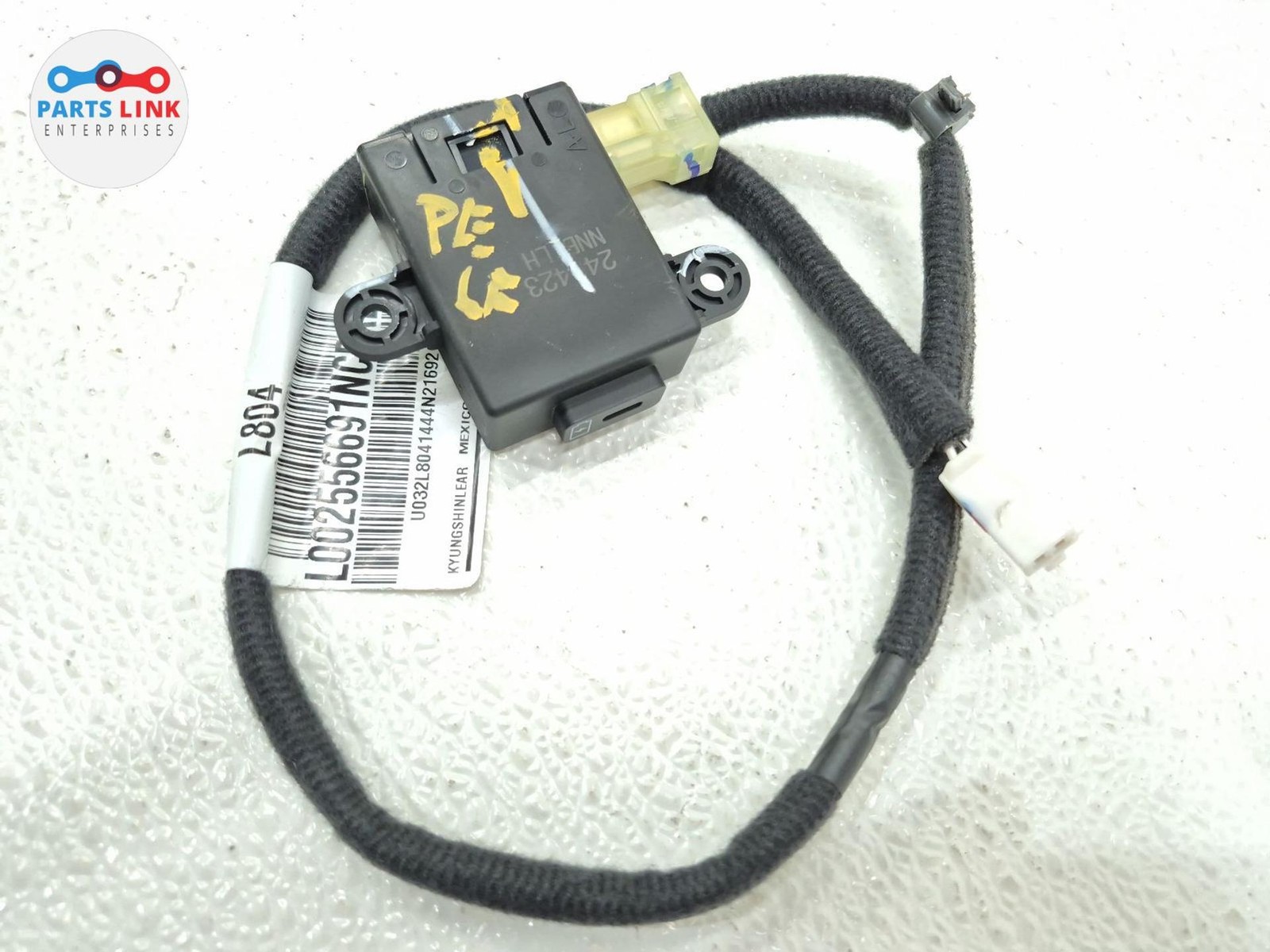 2024-25 HYUNDAI SANTA FE FRONT SEAT USB CHARGER ADAPTER PORT POWER OUTLET PLUG