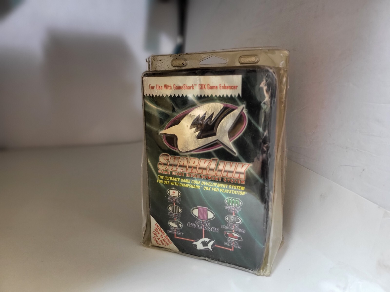 NEW W/CREASED BOX SHARKLINK GAMESHARK CODE MAKING KIT FOR PLAYSTATION 1 ###