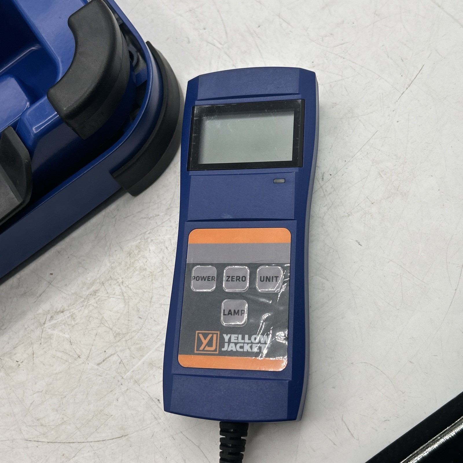 YELLOW JACKET Refrigerant Charging Scale needs service "Shows FULL" ( with case