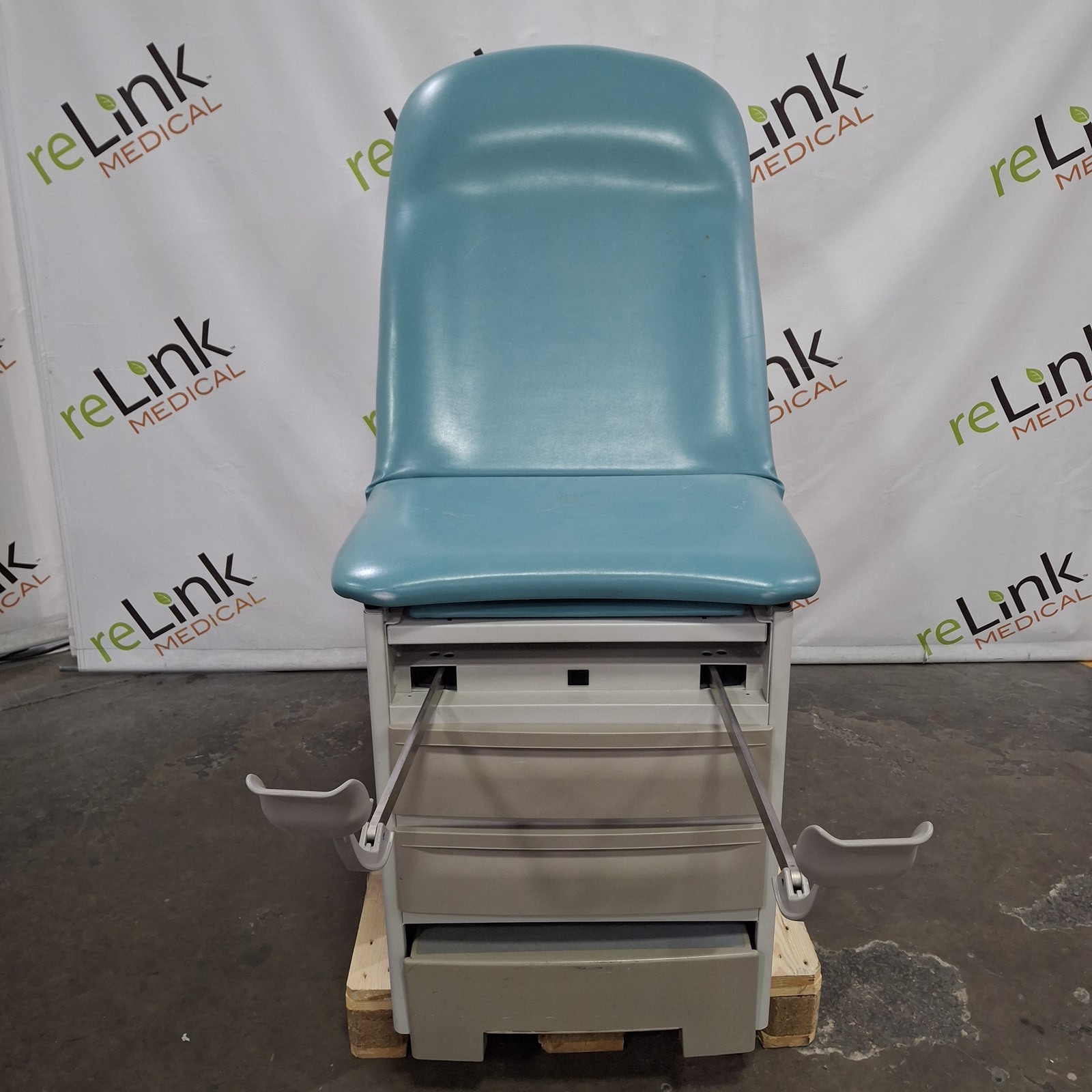 Brewer 5000 Access Exam Table