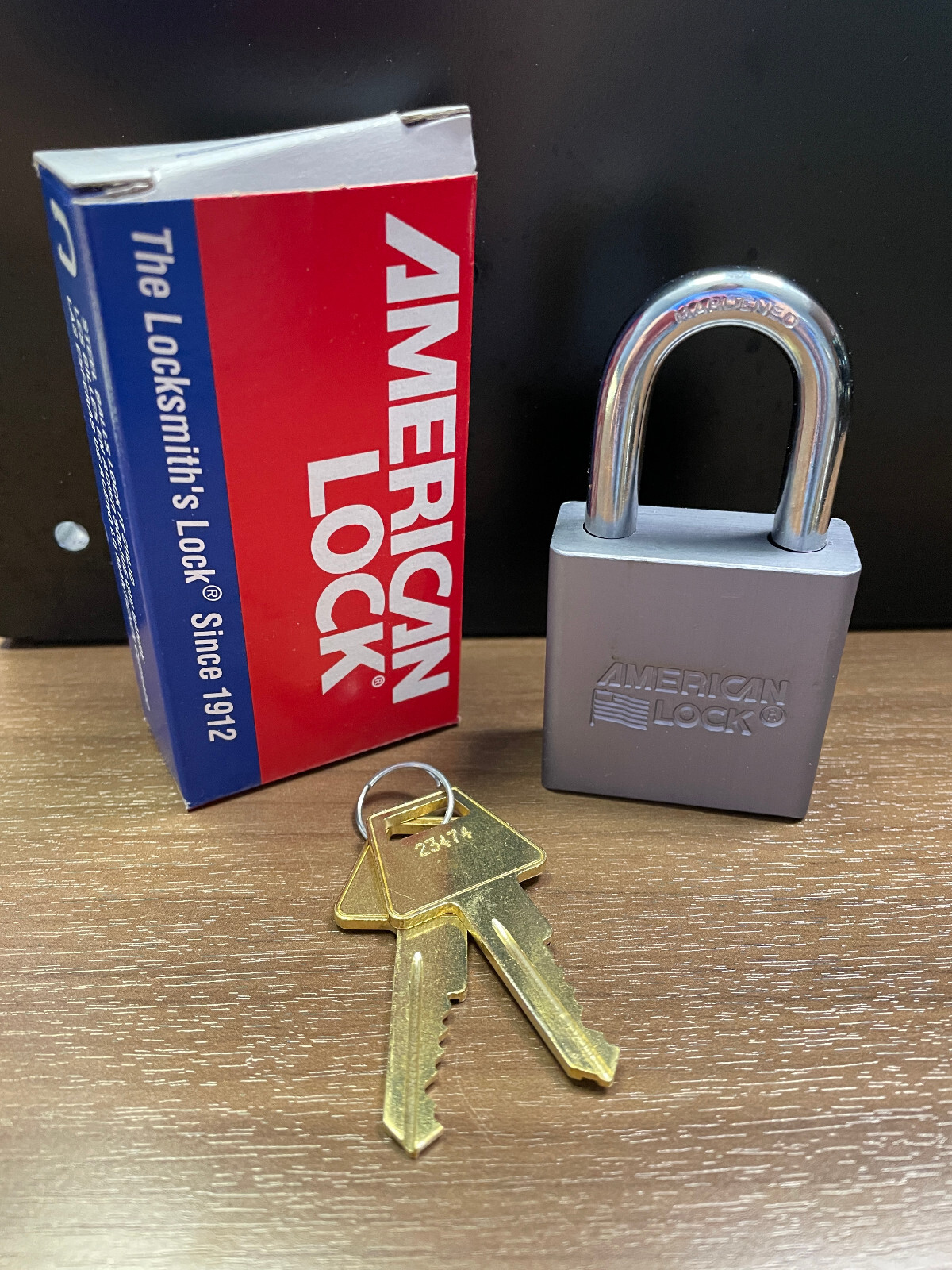 American Lock Padlock, Series A10 w/ 2 Keys, Keyed Alike