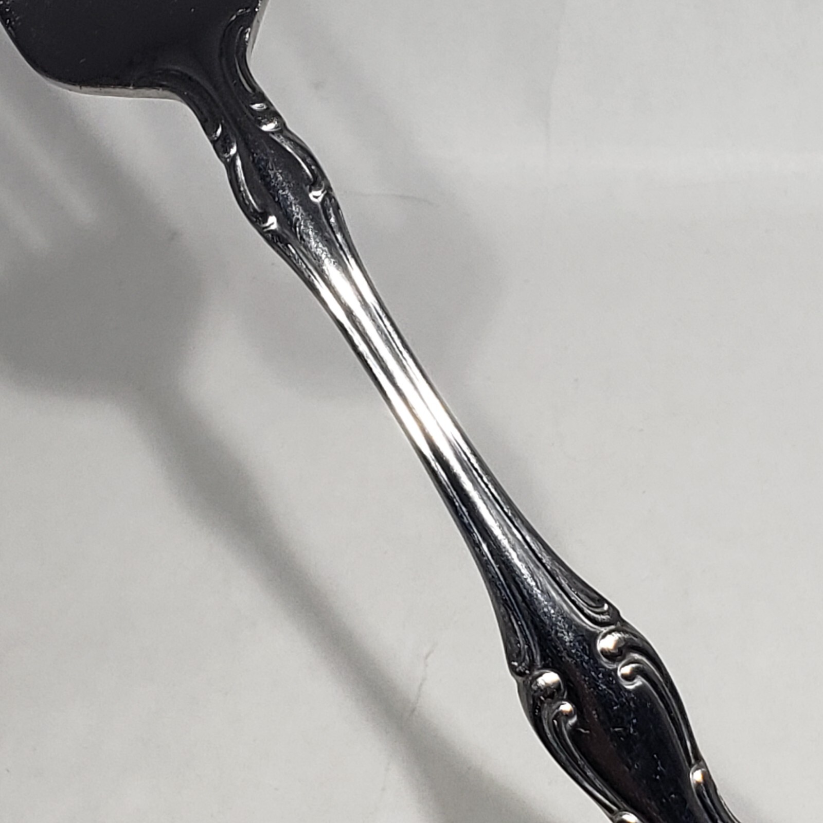 Oneida Stainless Mikayla 9" Medium Solid Cold Meat Serving Fork Discontinued