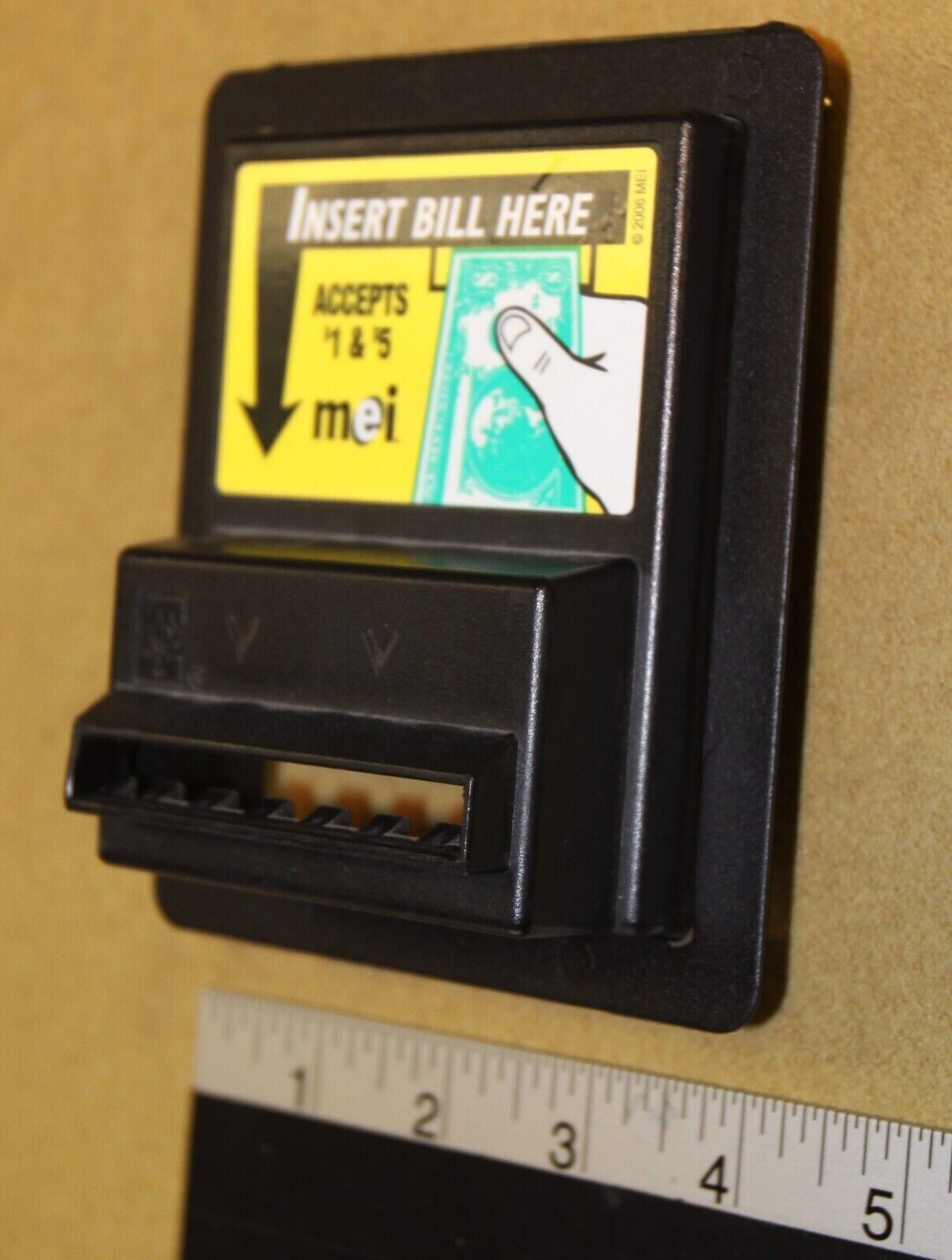 Bill acceptor validator mounting bracket - New