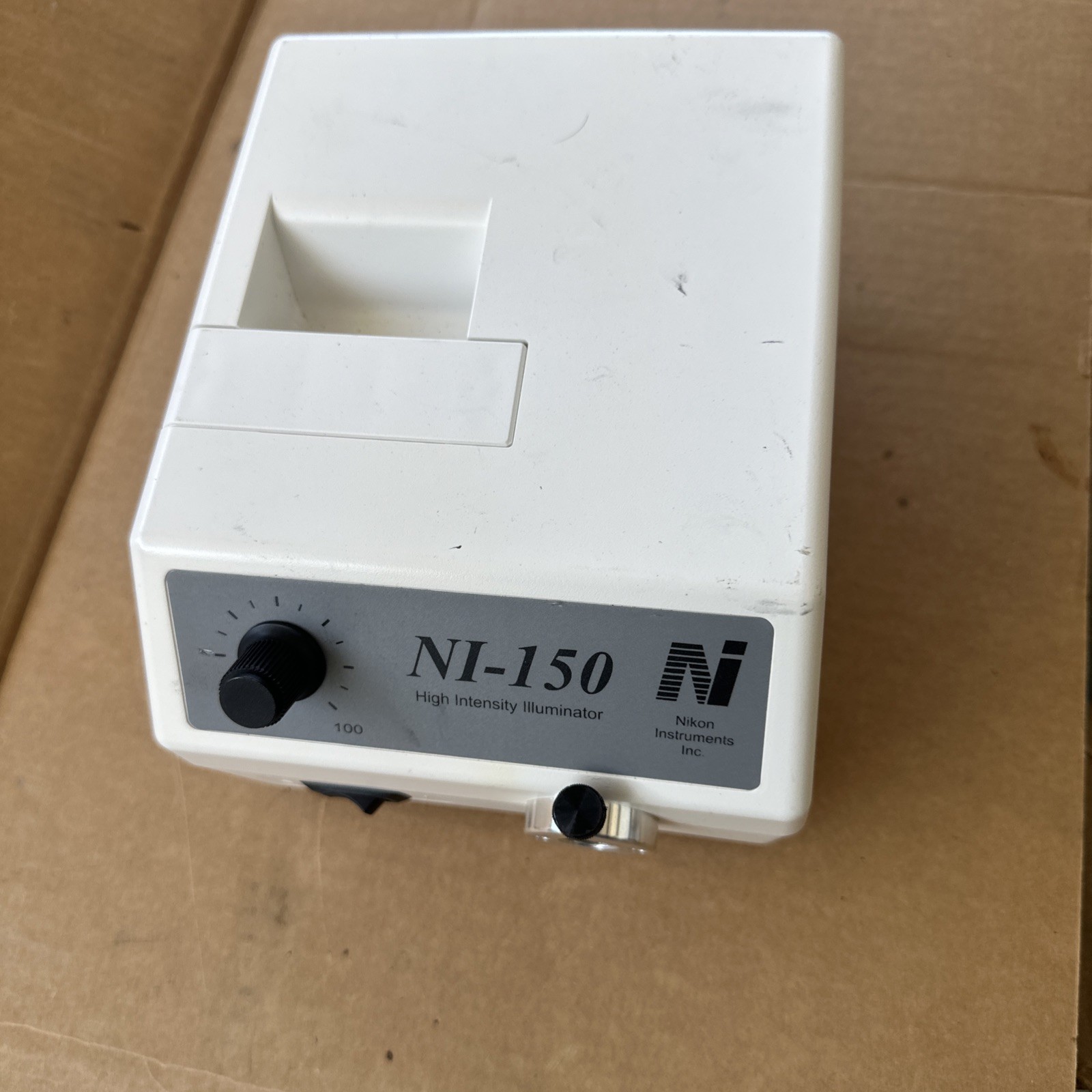Nikon Ni-150 High Intensity Illuminator Lamp. (p12)