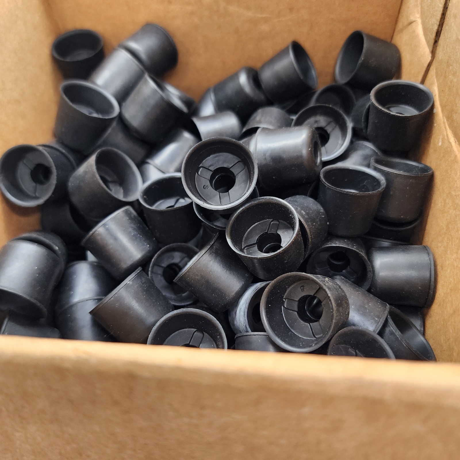NOS Engine Rebuilder Service Co - Valve Stem Seals - Open Bulk - 225 Count - New