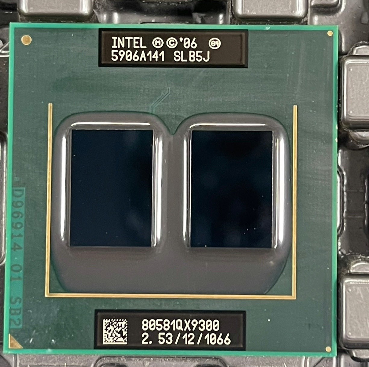 Intel Core 2 Extreme QX9300 Mobile SLB5J 2.53GHz 1066 12MB Laptop Quad-Core CPU