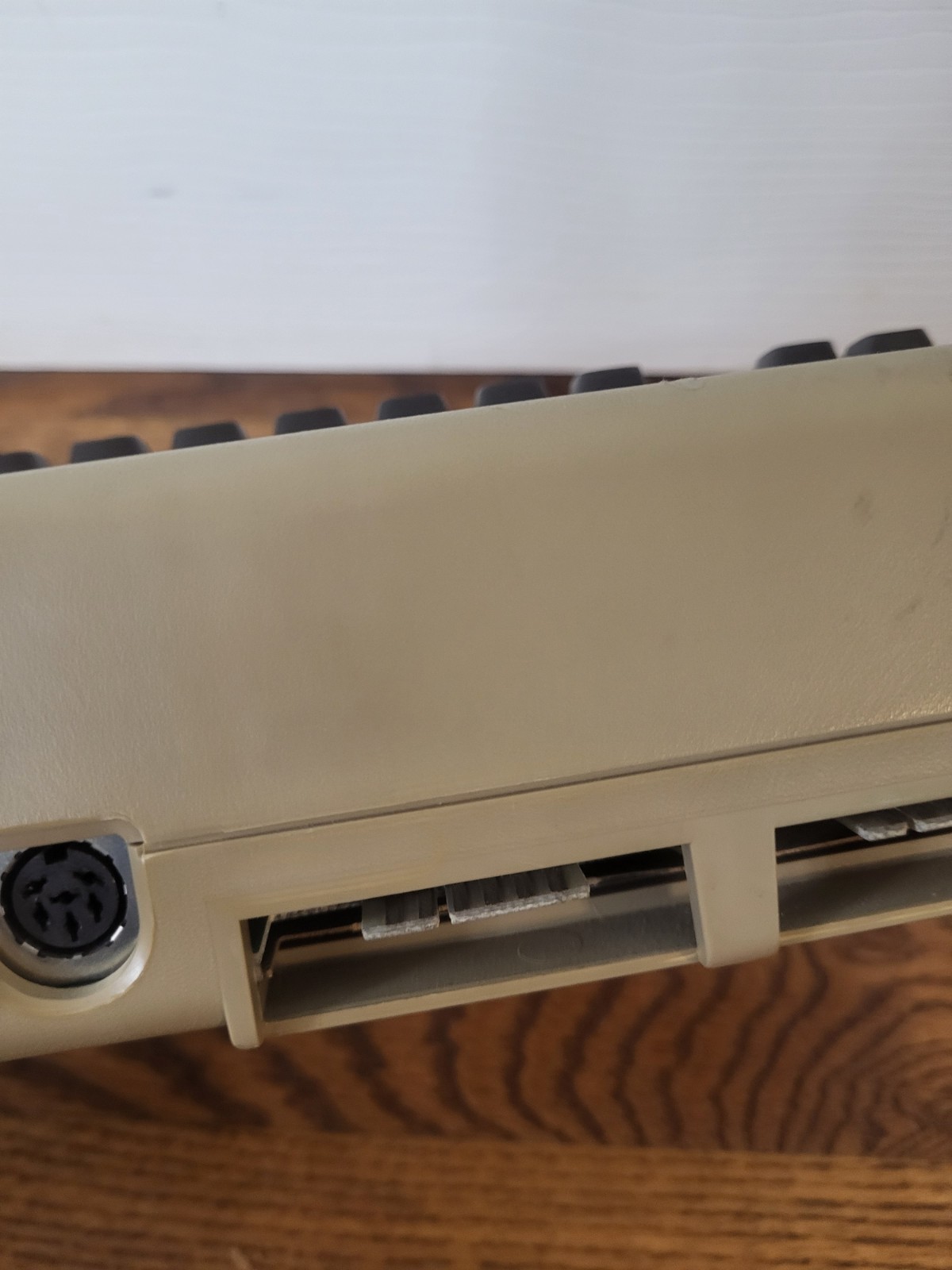 Commodore 64 Model C64 Breadbin Vintage Computer - READ Missing Key