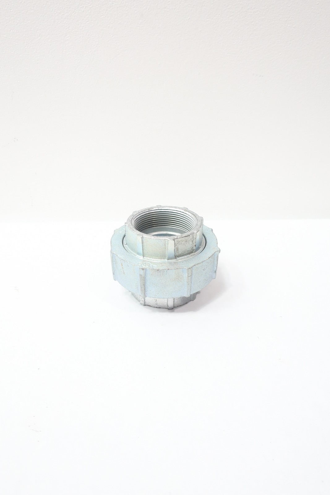 Bridgeport 1126-RT Conduit Coupling 2in Threaded