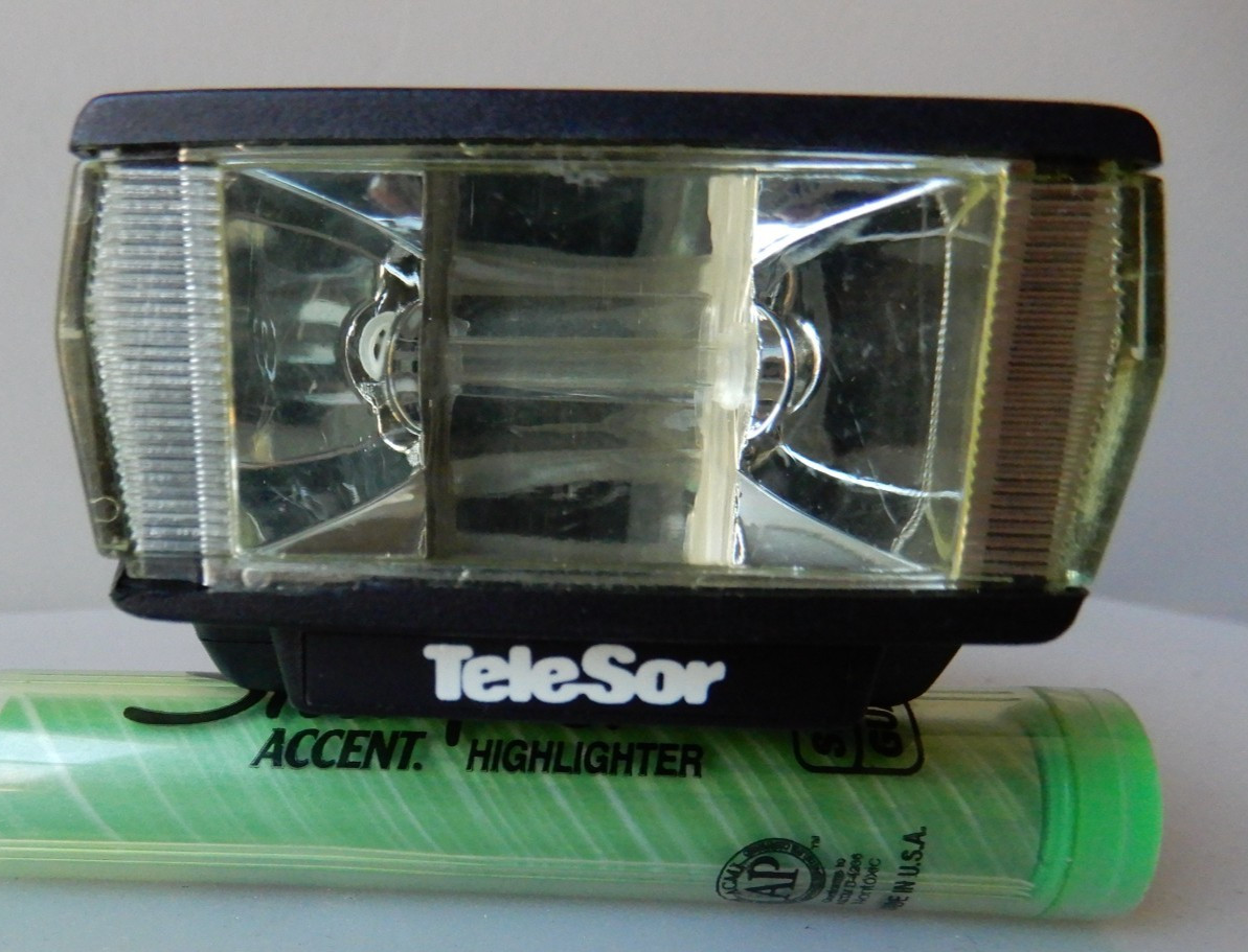 TeleSor Electronic Flash 172 (Taiwan) TESTED - WORKS GREAT