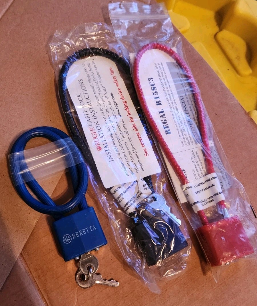 Lot Of 3 Cable Weapon Locks! 1 Beretta And 2 Rugar Locks, Brand New With Keys!!!
