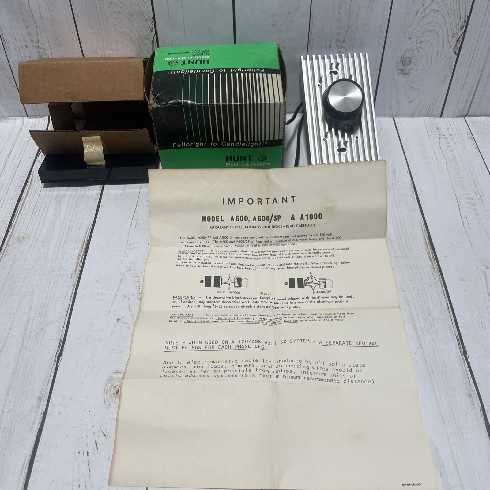 Electronic Dimmer Hunt A-1000. New Open Box. See Photos