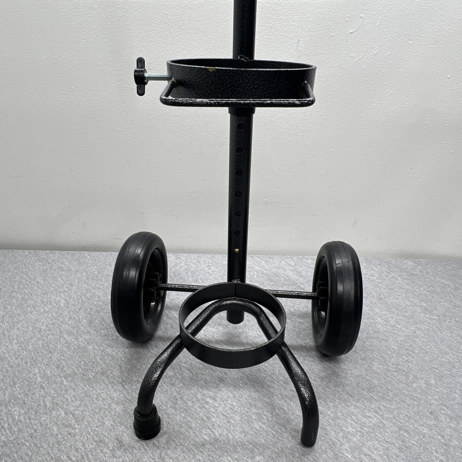 Medline Oxygen Rolling Cart for D and E Oxygen TanksnCylindersb B
