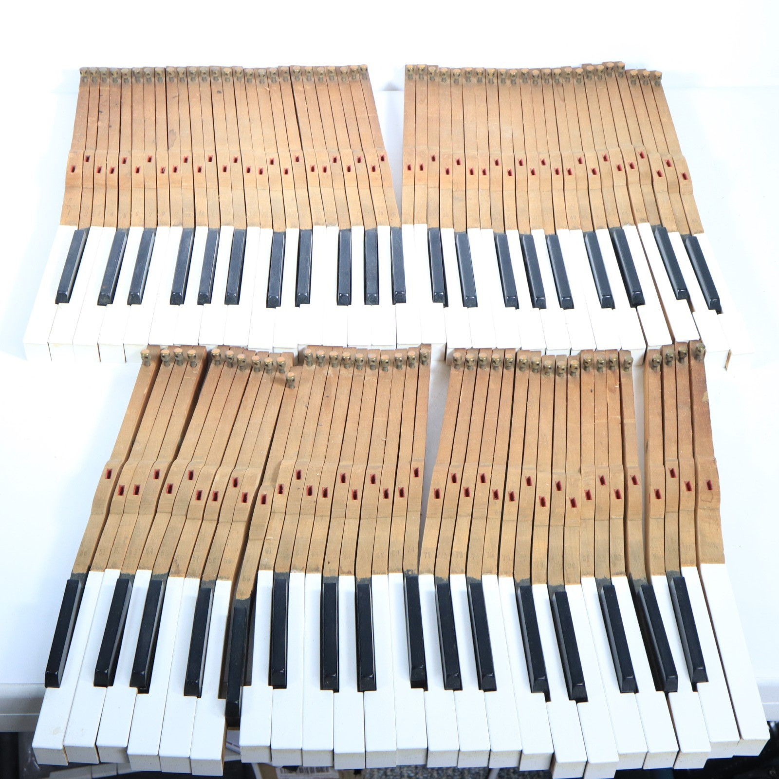 Set 88 Vtg Antique Salvaged Piano Keys White Black Wall Art Craft Sculpture
