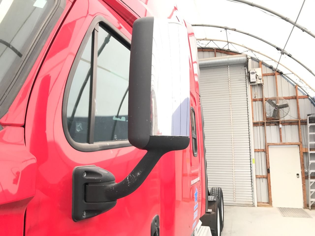 2008-2020 Freightliner CASCADIA POLY/CHROME Left/Driver Door Mirror - Used