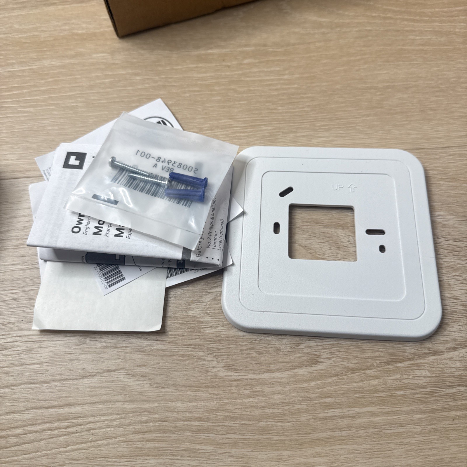 Economy Non-Programmable Thermostat with Microvolt 1H Single Stage Heating