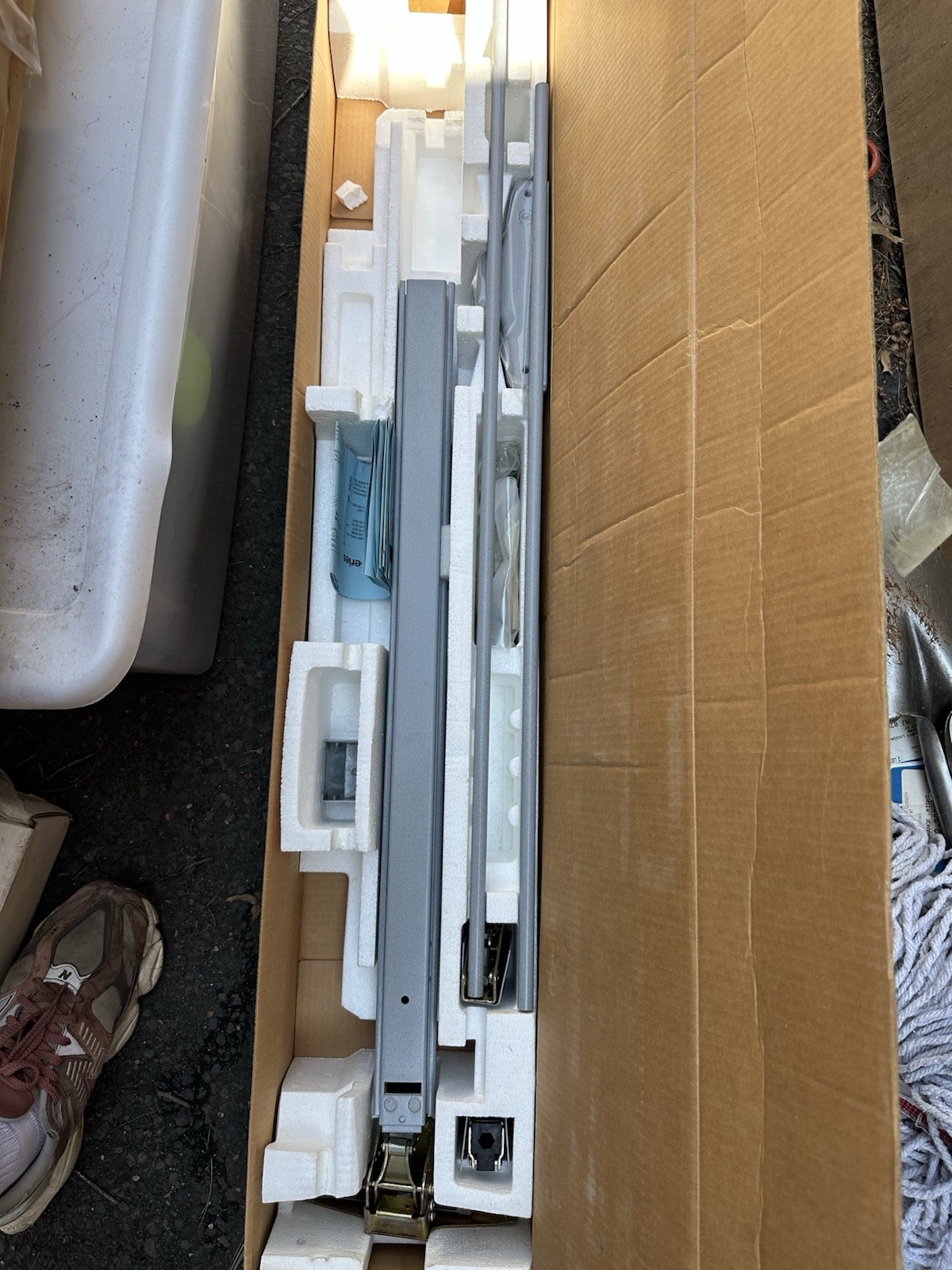 Yale 2100(F) Series Surface Vertical Rod Fire Rated Exit Device Satin Silver