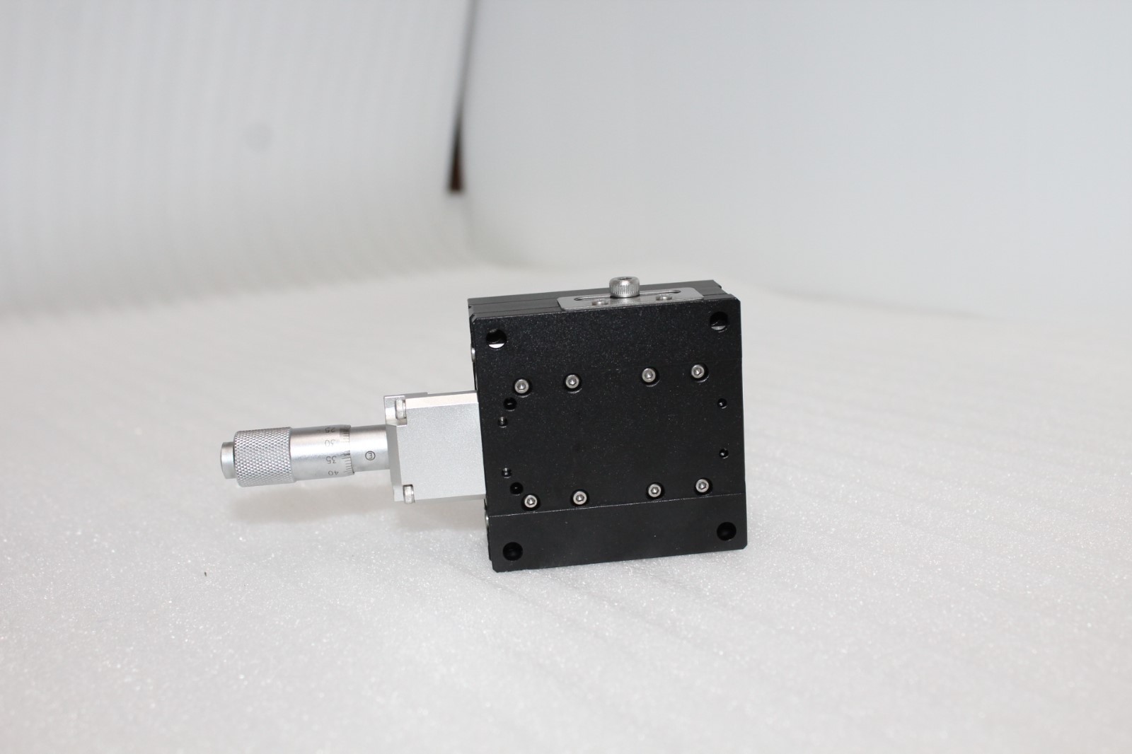 Sigma koki X-axis Linear Stage Table 60x60mm Stroke Length +/- 8mm & Base Holder