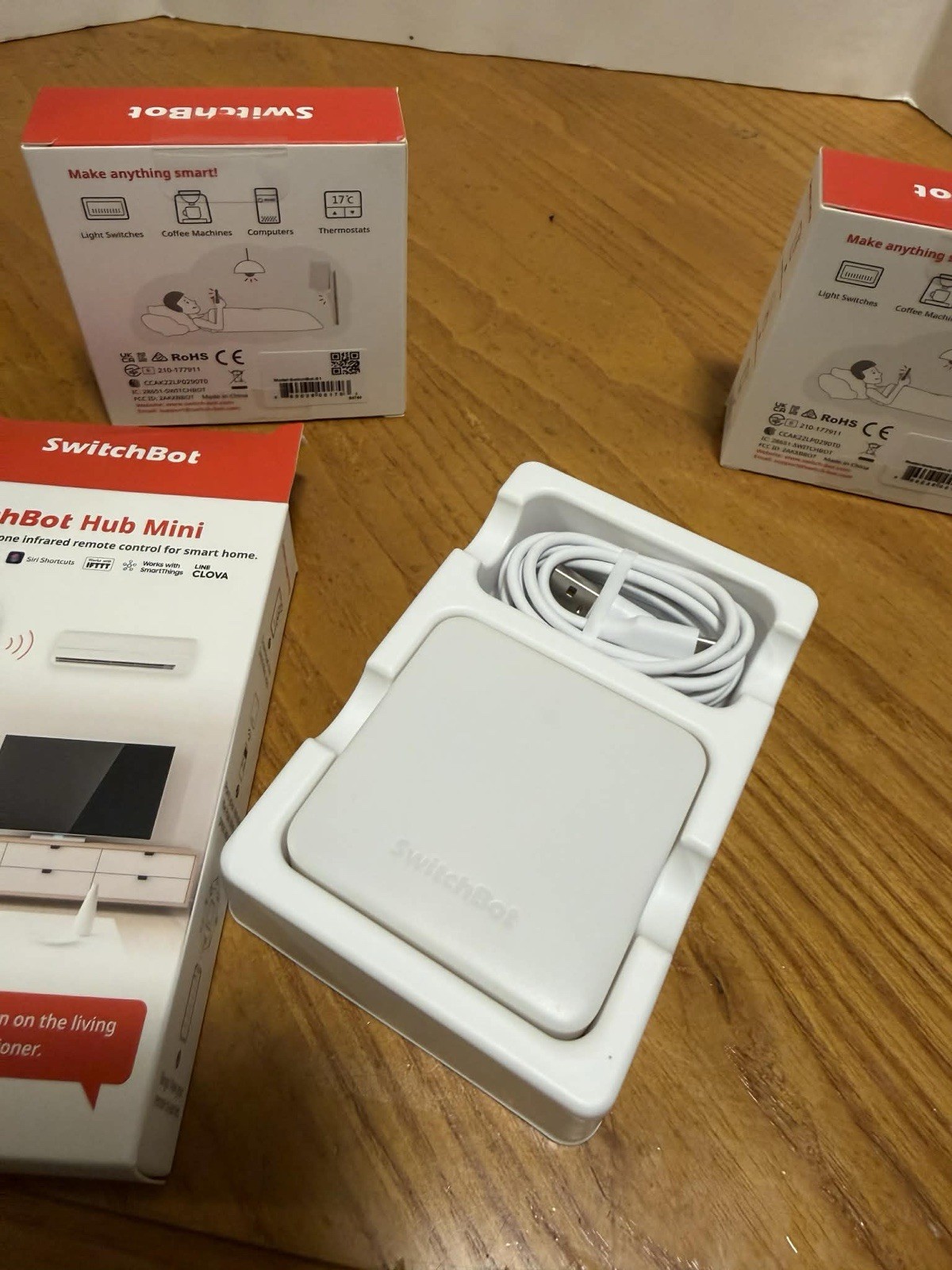 SwitchBot Bundle – Bot 2-packs + 1 mini hub