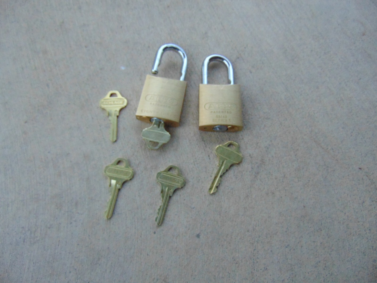 2 NEW ABUS PADLOCK WITH SCHLAGE EVEREST C123 AND  5 KEYS   NO BOX   LOCKSMITH