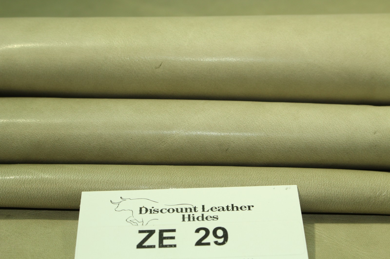 "Smooth Celery Ice"  with natural markings and high-low effects ZE 29