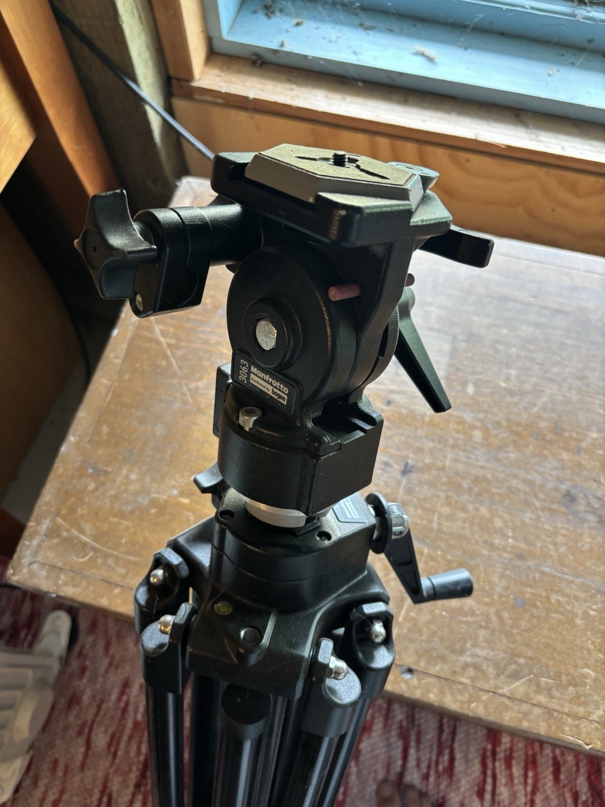 Manfrotto 3246 With 3063 Head