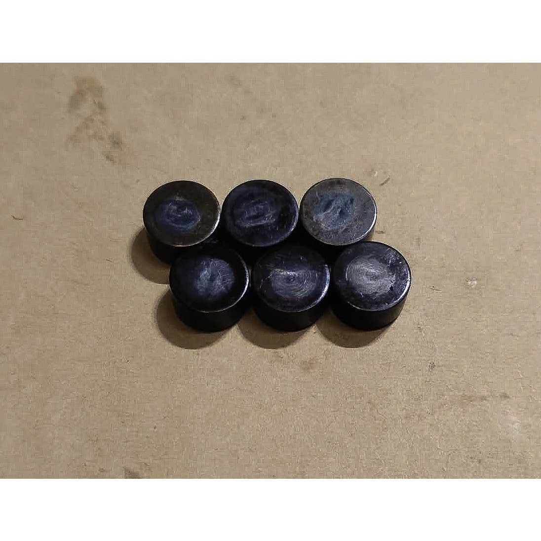 Kubota D722-E Valve cap set of 6 6670516, 16851-13280 Used (953)