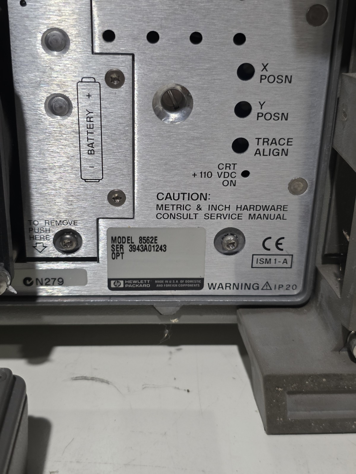 HP 8562E Spectrum Analyzer.