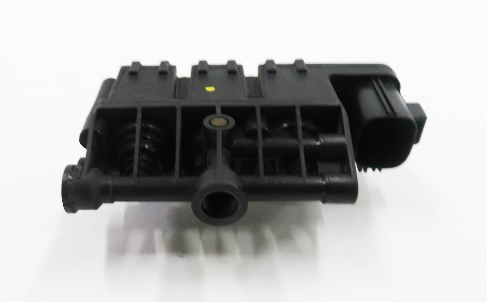 2011 RANGE ROVER (L322) AIR SUSPENSION RELIEF VALVE BLOCK