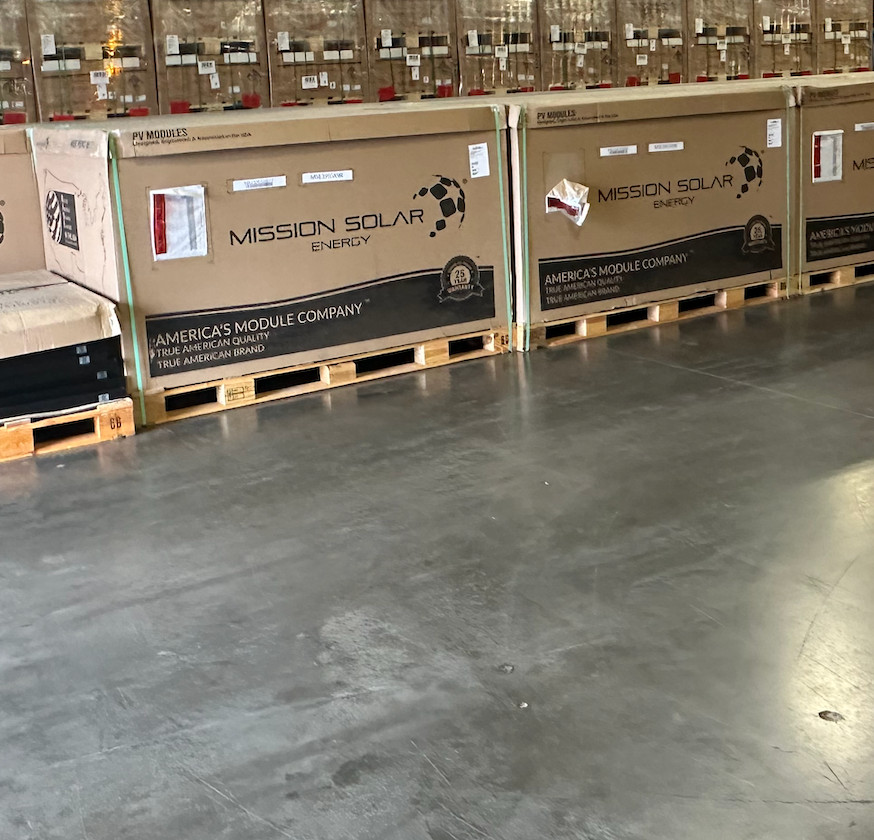 (Pallet of 26) New Mission Solar 395 W Solar Panels MSE395SX9R - USA Made