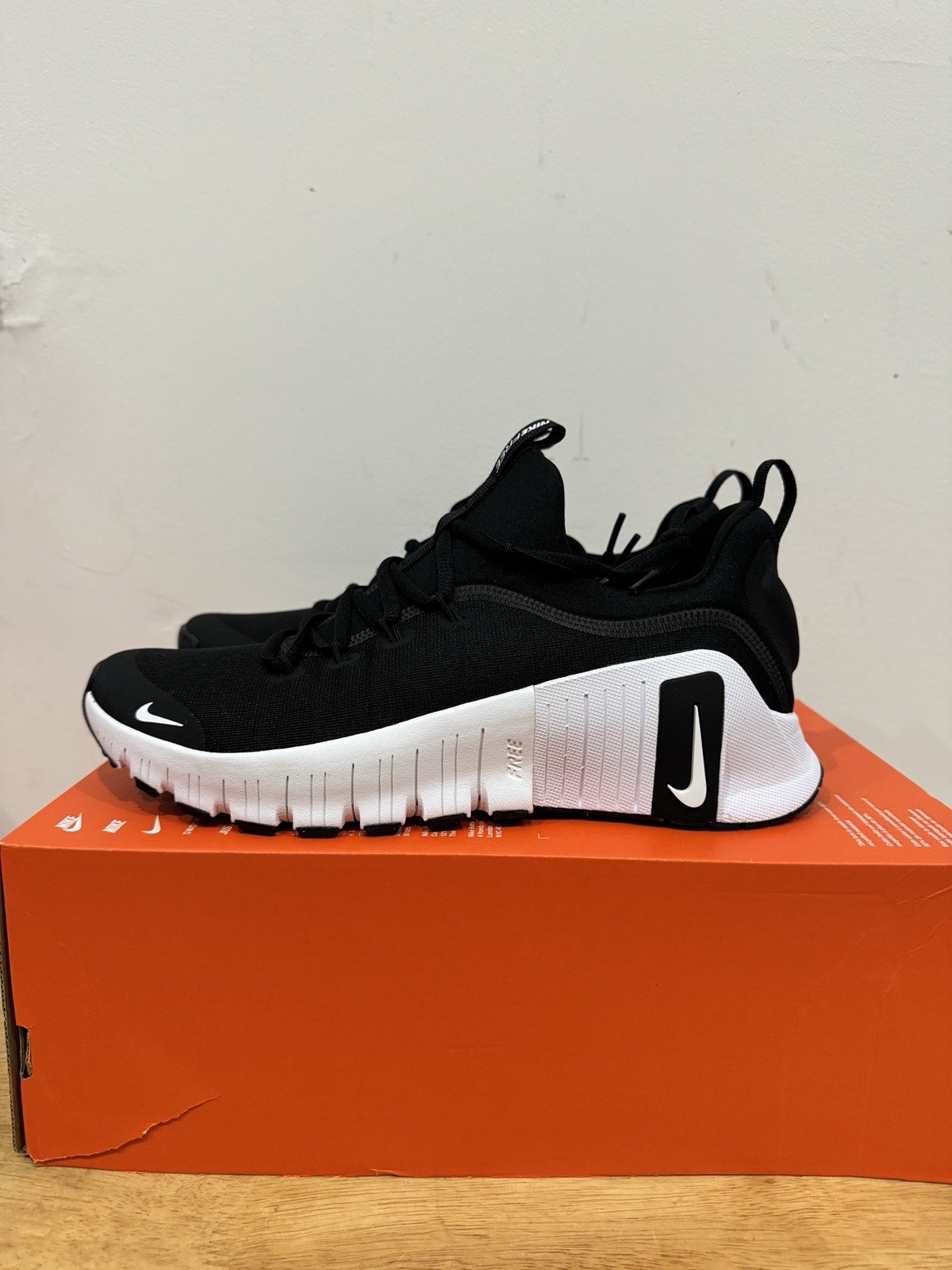 Brand New Nike Free Metcon 6 Black White Womens 9.5 FJ7126-001 🔥