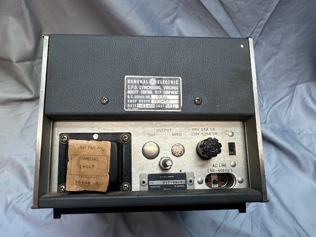 HP Hewlett Packard 211B square wave generator
