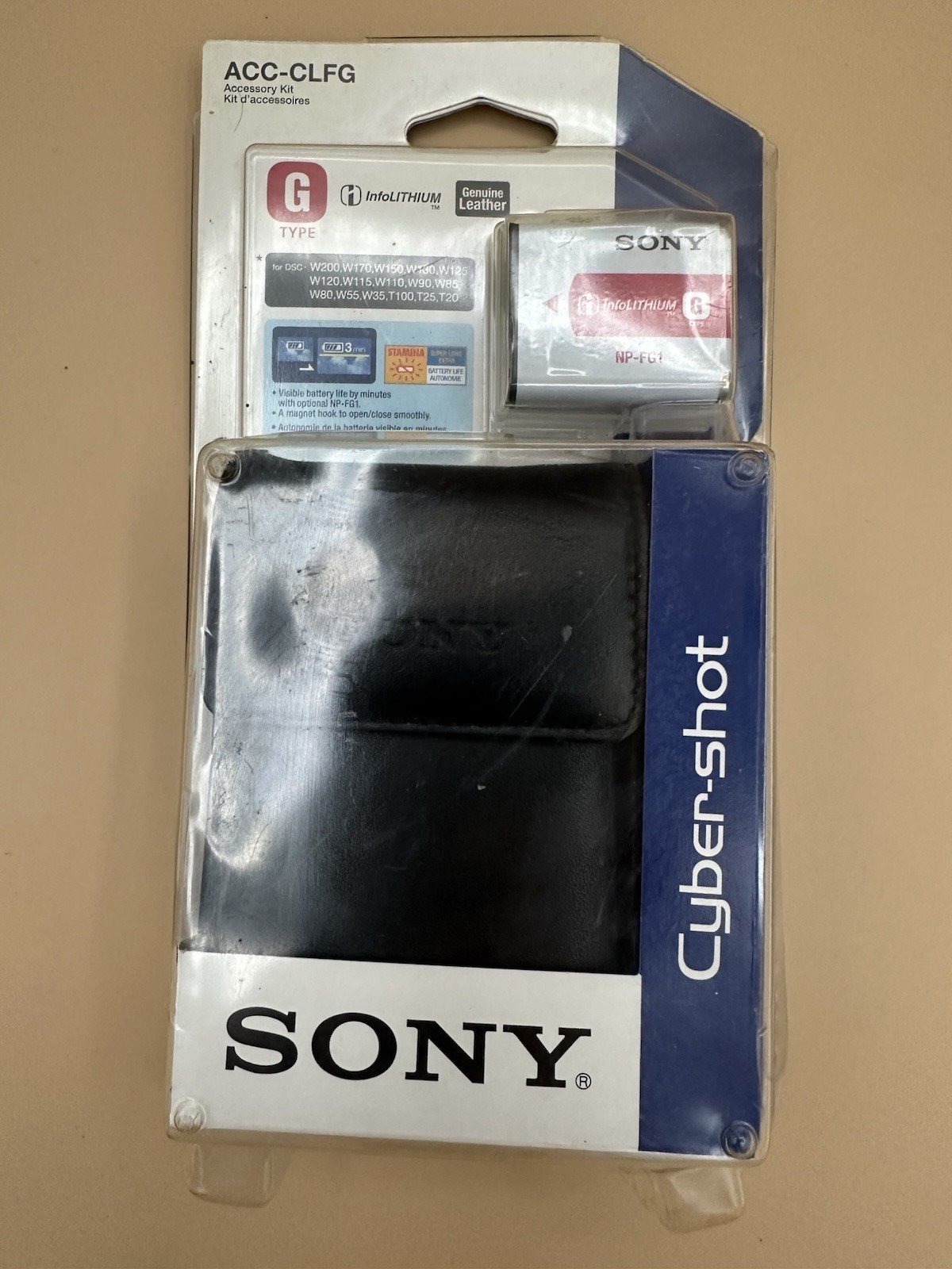 Sony ACC-CLFG Accessory Kit with NP-FG1 Type G Battery Pack and Case. Sealed
