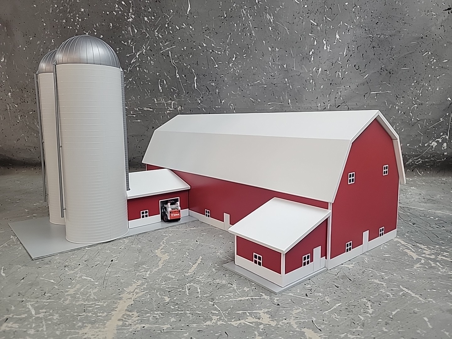 1/64 Custom scratch built Dairy Barn With Milk House & 2 Silo Room White & Red