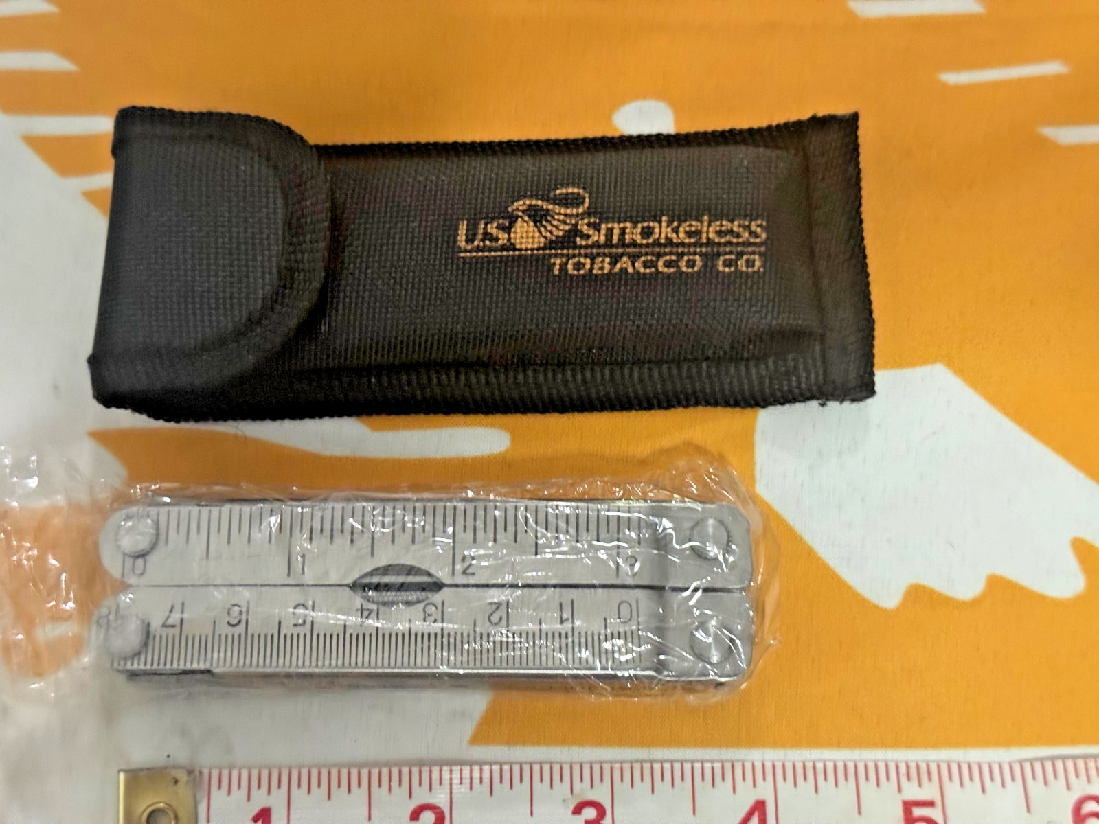 NEW & UNUSED US Smokeless Tobacco Multi Tool - Pliers, Blade, and Pouch