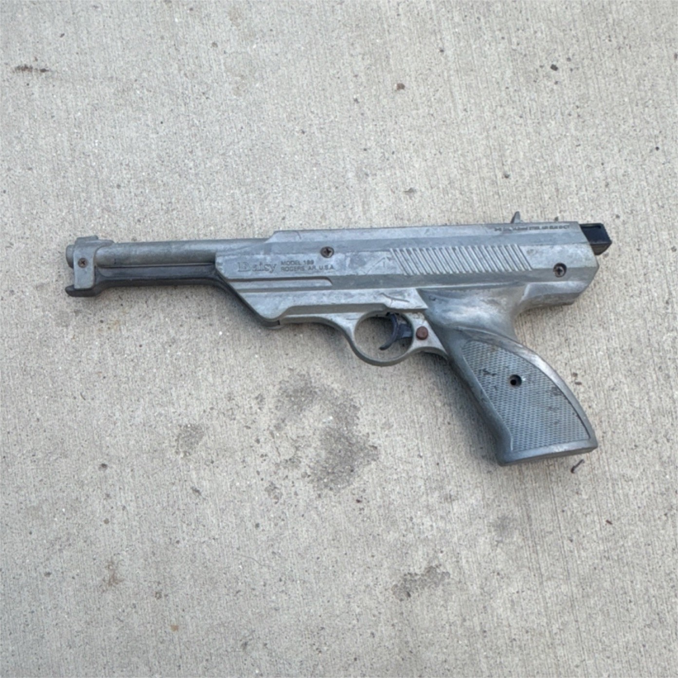 Old Daisy Model 188 .177 BB Spring-Piston Air Pistol Slide Cocking