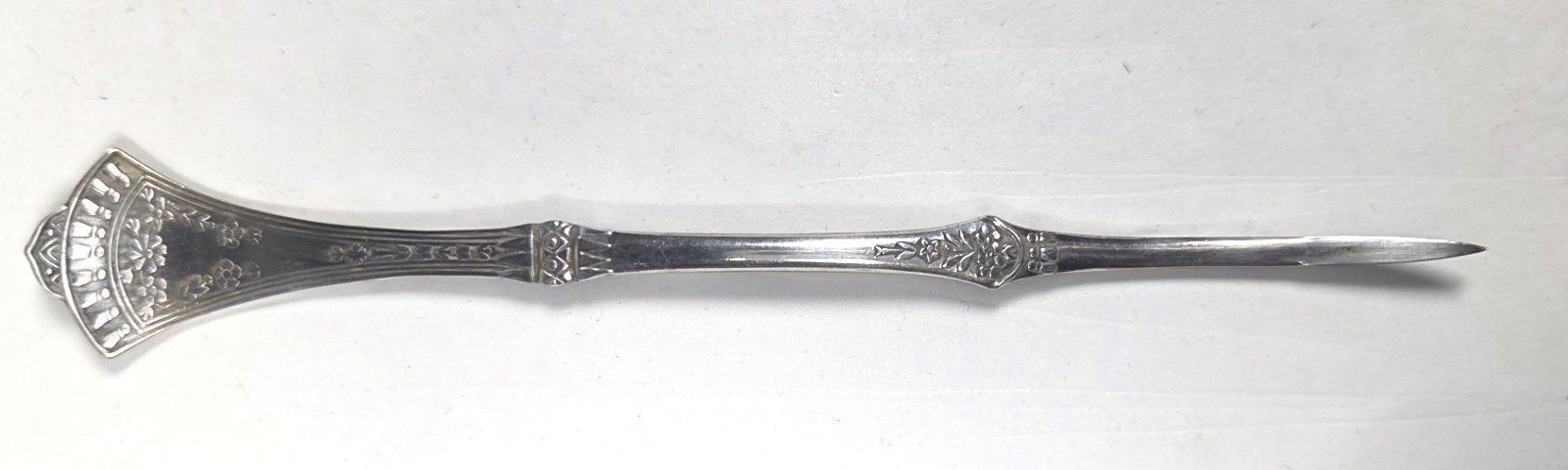 Rogers & Bro Solid Nut Pick CROWN Pattern Circa 1885