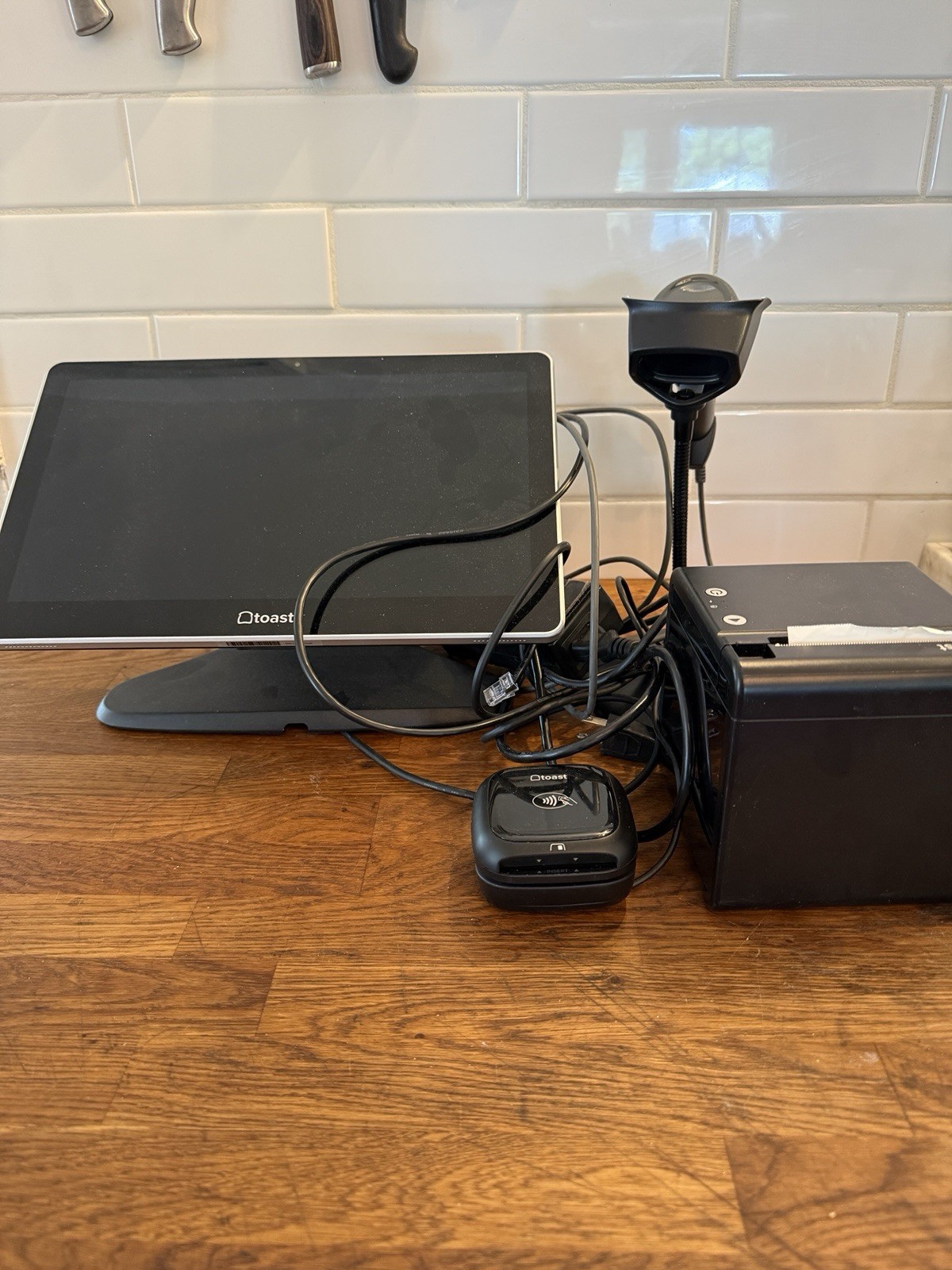 Toast Flex POS: Dual Screen, Card Reader, Printer, Power Supply.