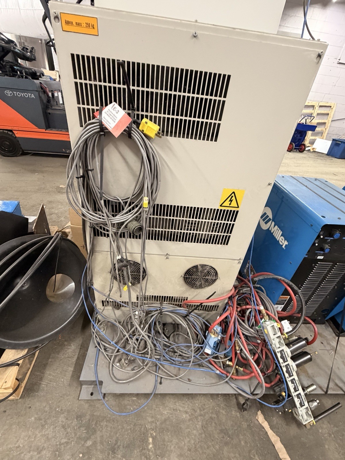 MOTOMAN HP50-20 Welding Robot NX100 Control