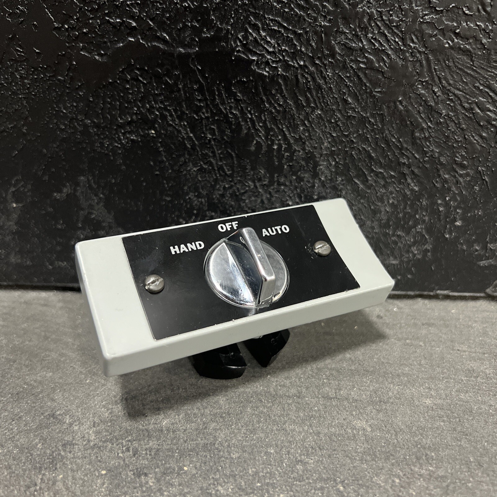 Hand /Auto Selector Switch