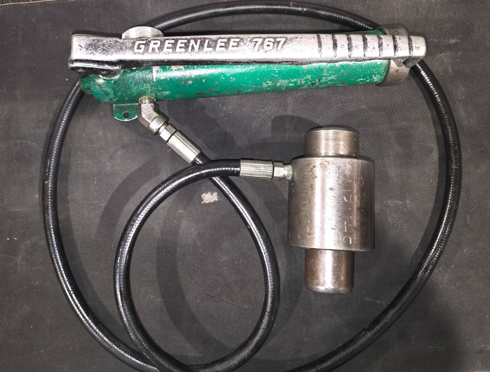 GREENLEE  746 Hydraulic 11‑Ton Ram & 767 Hand Pump – For Knockout Systems  USA