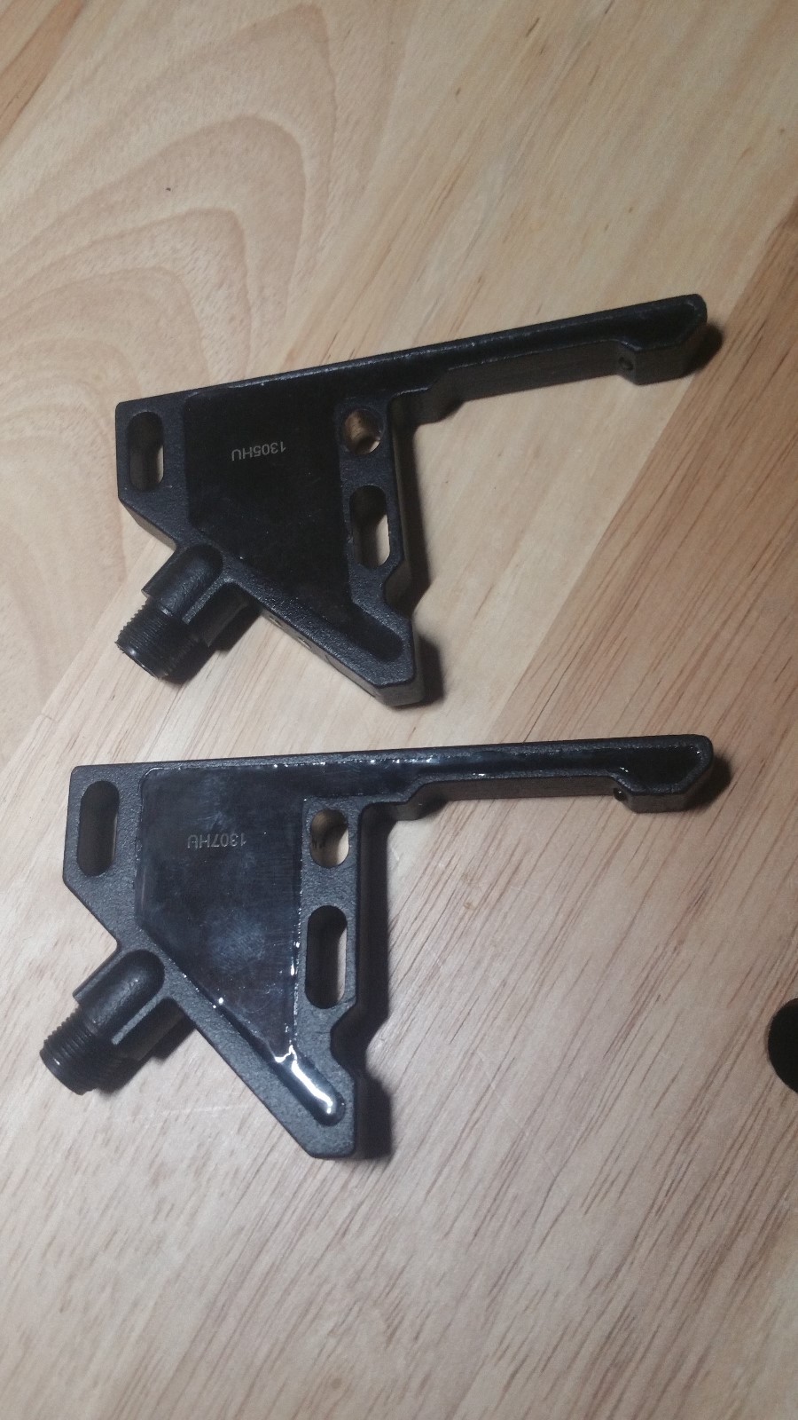 2 Laser sensors BWL 4241A-001-S4 N/O contact